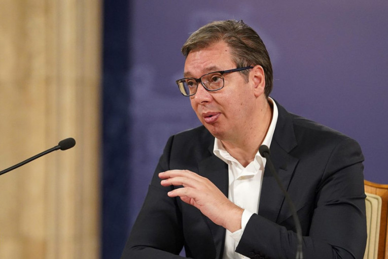 Predsednik Vučić zakazao hitan sastanak: Na stolu posebna tema - Crna Gora