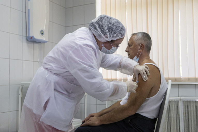 Predsednik Srbije: Uskoro počinje masovna vakcinacija, Varhelji će učiniti sve da dobijemo cepivo na vreme
