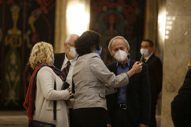 Krizni štab doneo nove mere!