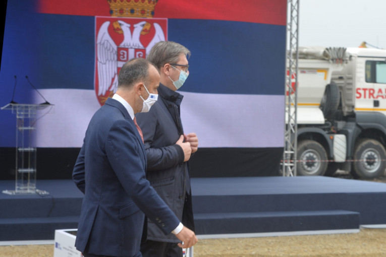 Predsednik Vučić danas sa ambasadorima iz EU, ali i Semom Fabricijem