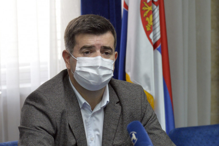 "U pitanju je više stotina miliona": Doktor Đerlek o tenderu nabavke medicinske opreme i imunizaciji stranaca