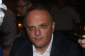 Prijateljstvo postoji i posle razvoda: Glumac pozirao sa bivšom ženom i ćerkom, jedna stvar otkriva njihov odnos