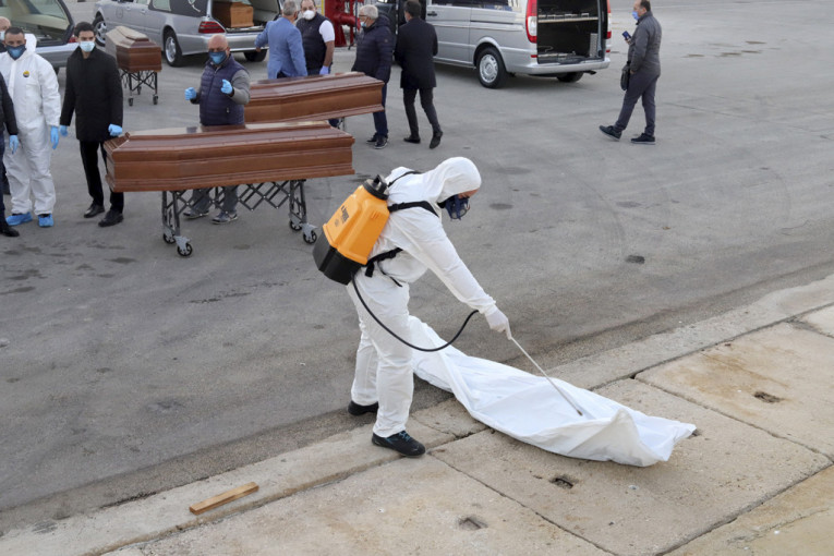 Godišnjica korone u Italiji: Samo danas blizu 500 preminulih