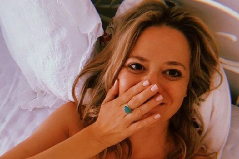 Hrvatska glumica Jelena Veljača uživa u zagrljaju novog dečka: Čekala sam 39 godina!