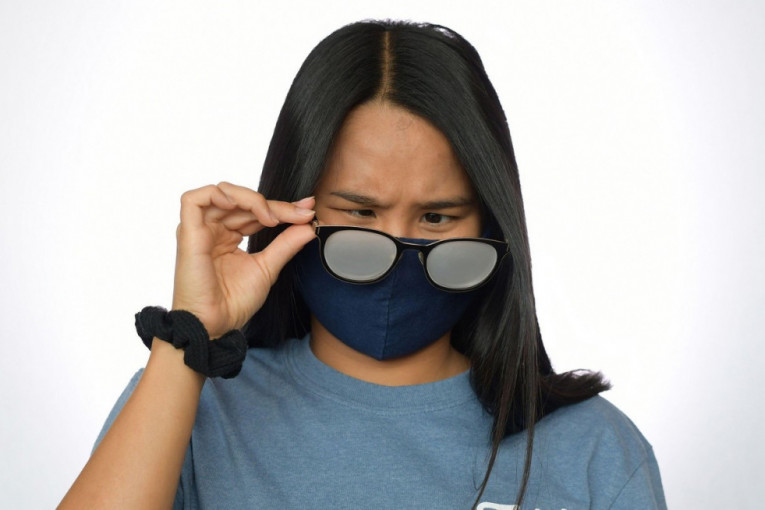 Jedan lekar otkrio jednostavan trik da vam se ne magle naočare dok nosite masku