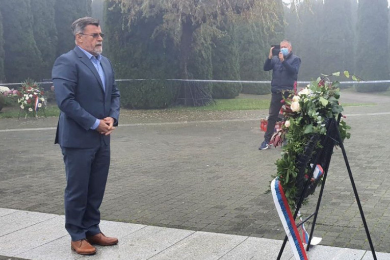 U Vukovaru obeležen Dan žrtve, prvi put u koloni izaslanik predsednika Srbije Veran Matić