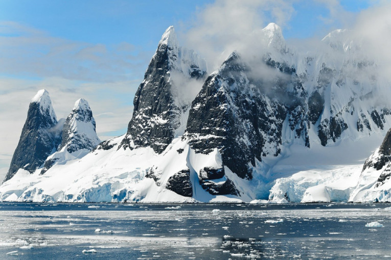 Planeta nam nešto poručuje: Nova rekordna temperatura na Antarktiku (VIDEO)
