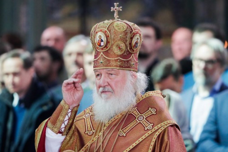 Patrijarh Kiril služio liturgiju za patrijarha Irineja: Ne može sveštenik izbeći vršenje svoje dužnosti, čak i ako rizikuje svoj život