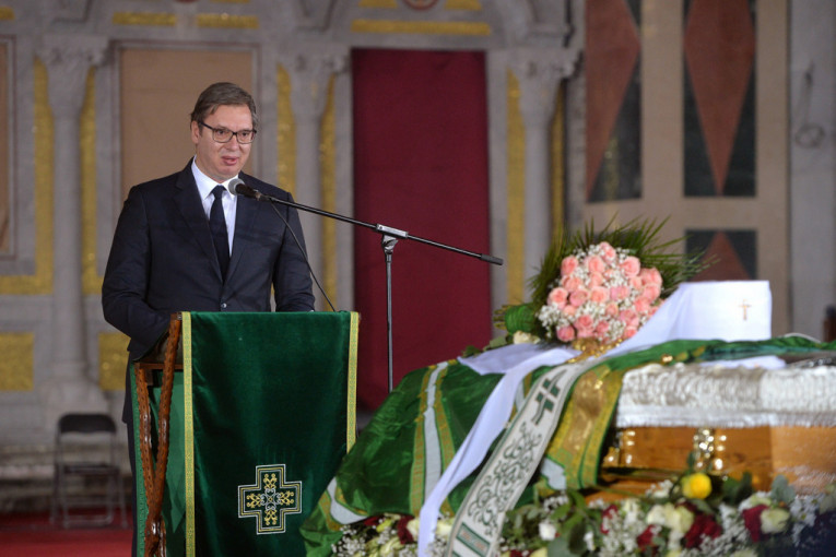 Vučić na sahrani patrijarha Irineja: Njegova svetost sklopio je oči i predao dušu Bogu sa jednim amanetom