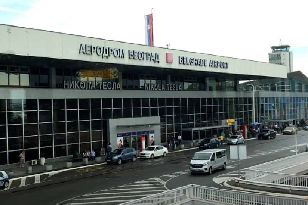 Opljačkao člana posade aviona: Državljanin Konga "pao" na aerodromu u Beogradu