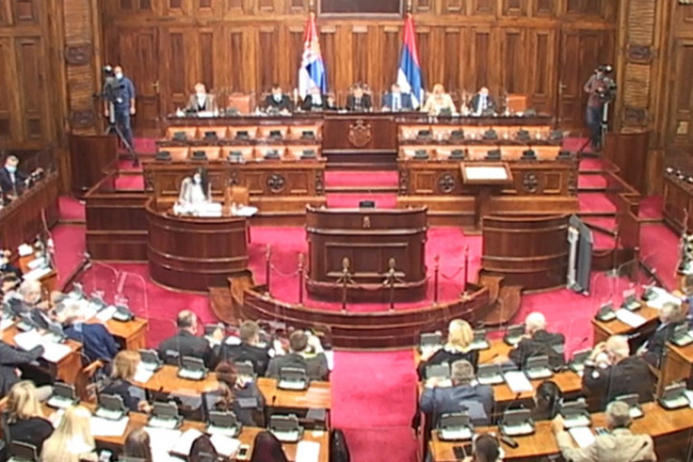 Poslaniku Skupštine Srbije pozlilo tokom zasedanja: Hitna ga prevezla u Urgentni!