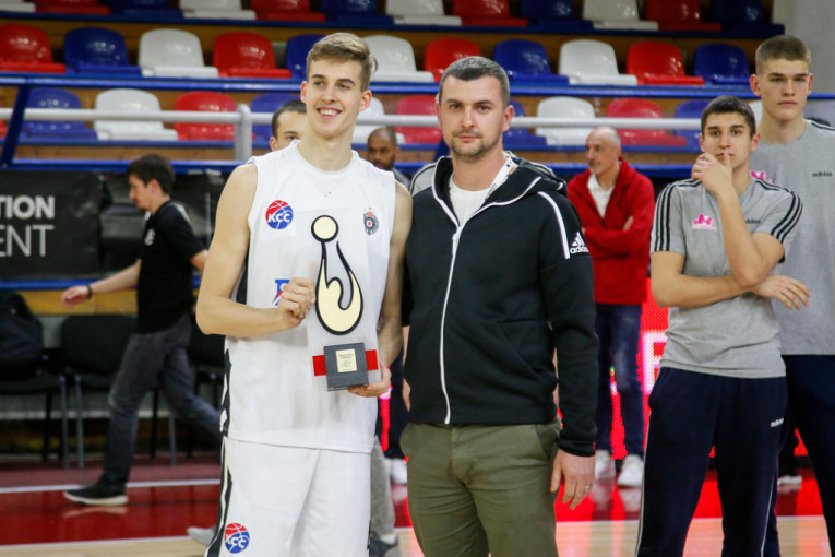 Mladi košarkaš Partizana uspešno operisan