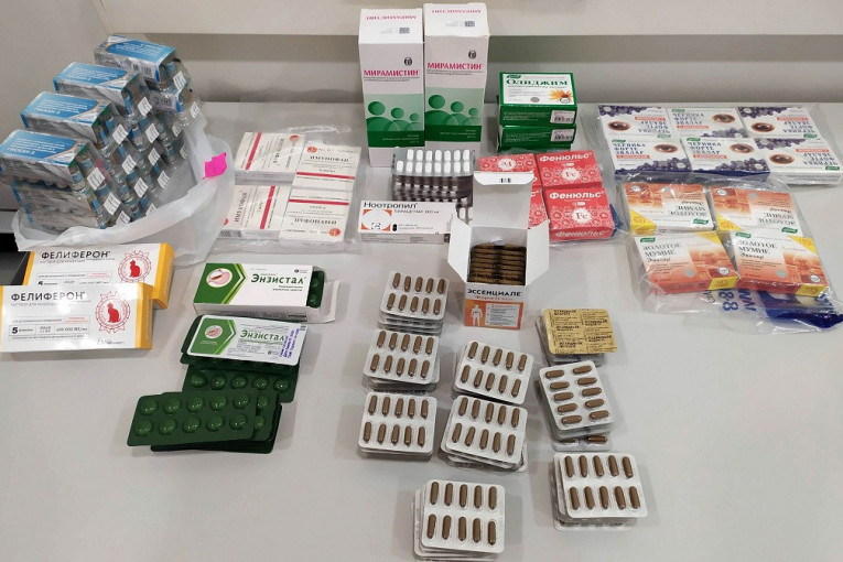 Carinici zaplenili 3.000 lekova: Beograđanka nosila sa sobom mini-apoteku