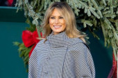Tramp priznaje izborni poraz, a Melanija kiti jelku u Beloj kući: Prva dama dočekala božićno drvo