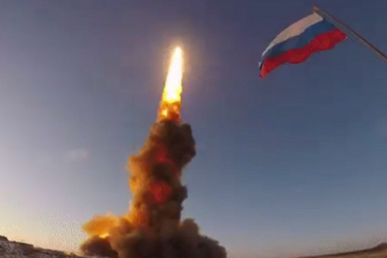 "Cirkon" se vinuo u nebesa: Rusija lansirala hipersoničnu raketu (VIDEO)