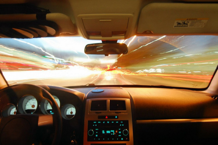 Nova studija: Sistemi vozačke asistencije smanjuju bezbednost u saobraćaju
