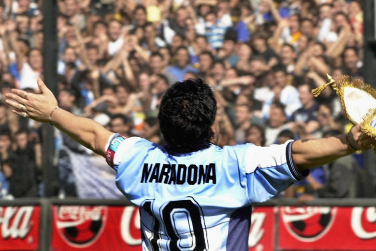 Predlog za omaž Maradoni: Penzionišite sve „desetke“ u fudbalu