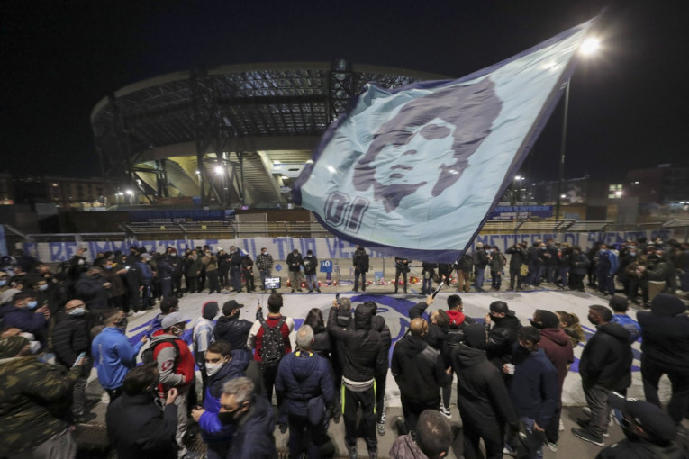 „Dobrodošli na stadion Dijego Maradona“