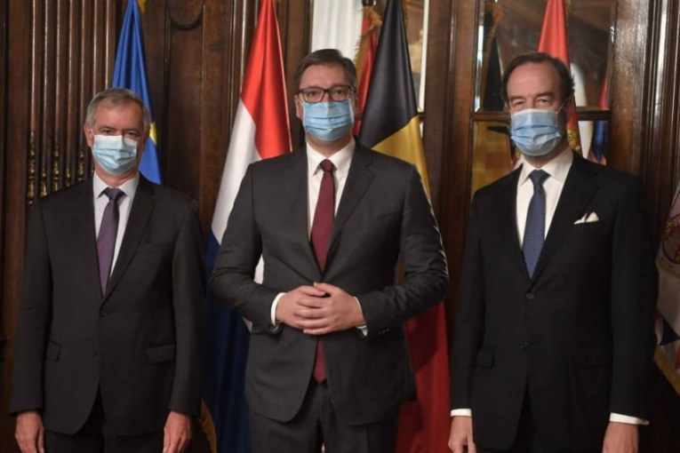 Predsednik Srbije se sastao sa ambasadorima Belgije i Holandije (FOTO)