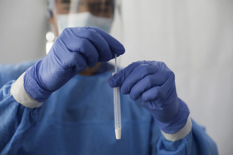 Pojavio se novi soj koronavirusa: "Nevidljiv" za PCR testove