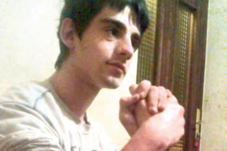 Miloš (20) iz Leskovca, koji je sekirom ubio četiri člana svoje porodice, osuđen na 20 godina zatvora!