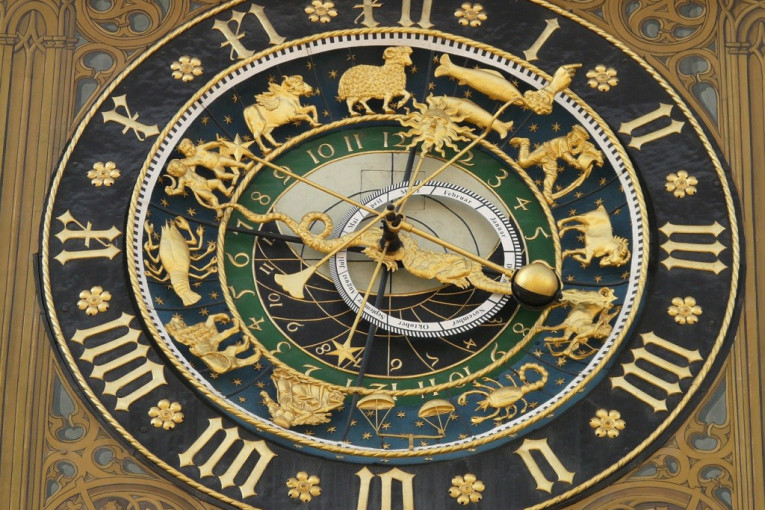 Dnevni horoskop za 17. decembar: Lavovi da sačuvaju prisebnost duha, Bikovi zatajili pred voljenom osobom