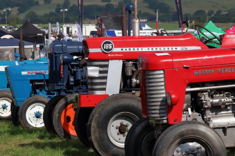 Ove godine bez konkursa za kupovinu traktora iz IPARD-a