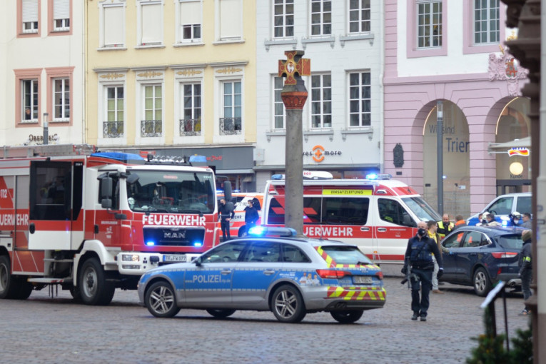 Napad u Nemačkoj: Kolima se zaleteo u pešake, najmanje dve osobe poginule