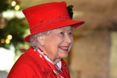 Kraljica Elizabeta spremna za praznike: Tradicionalno svakom članu svog osoblja sprema poseban poklon