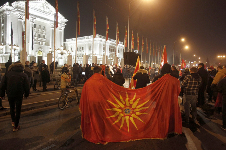 Bugarska ministarka objasnila razlog blokade: Skoplje i dalje slavi "mračnog diktatora Tita" i negira naš identitet