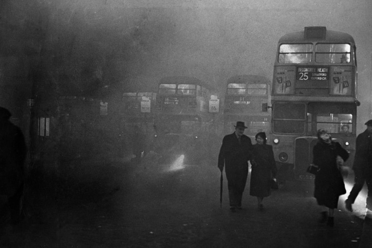 Smrtonosna magla je za pet dana ubila hiljade ljudi! Prošlo je 70 godina, a svet se i dalje seća (FOTO, VIDEO)