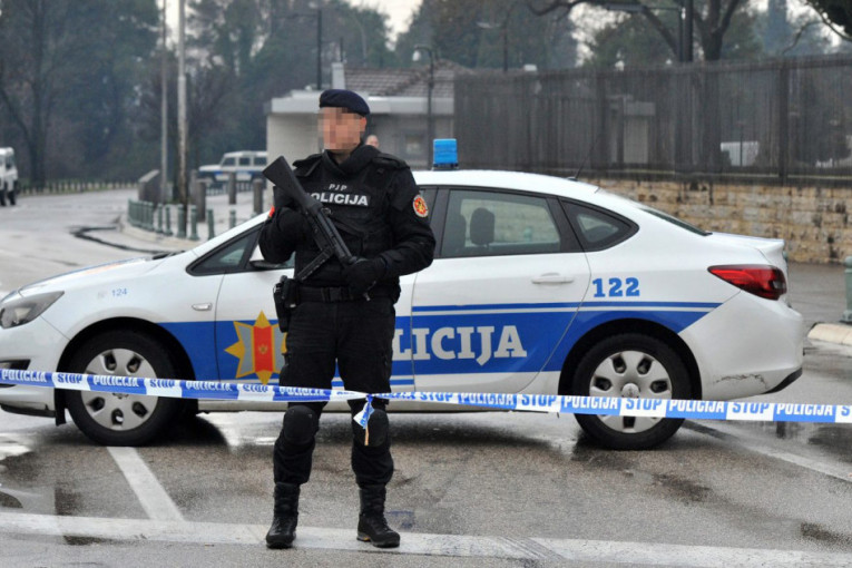 Opsadno stanje u Podgorici: Počelo saslušanje kavčana, policija traga za Radojem Zvicerom