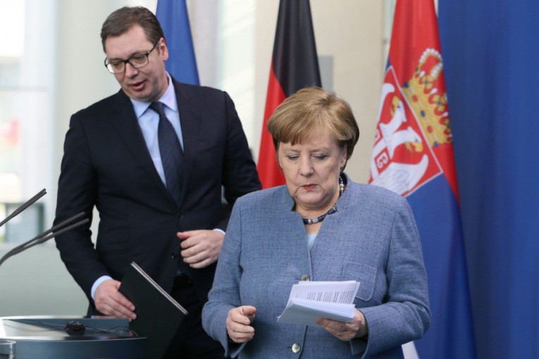 Predsednik Vučić danas razgovara sa Merkelovom