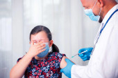 AstraZeneka obustavila testiranje vakcine na deci
