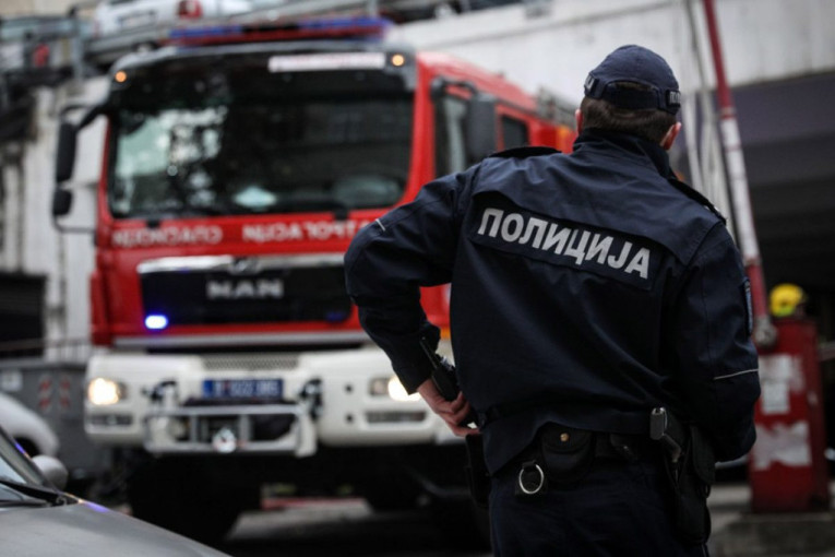 Požar na Vračaru: Vatra izbila kod restorana "Lovac" (FOTO)