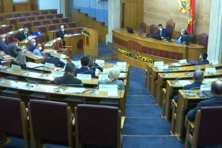 Ponovo burna rasprava u parlamentu Crne Gore, danas glasanje o vladi