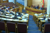 Parlamentarna većina u Crnoj Gori poručila Đukanoviću: Izglasaćemo ponovo sve zakone