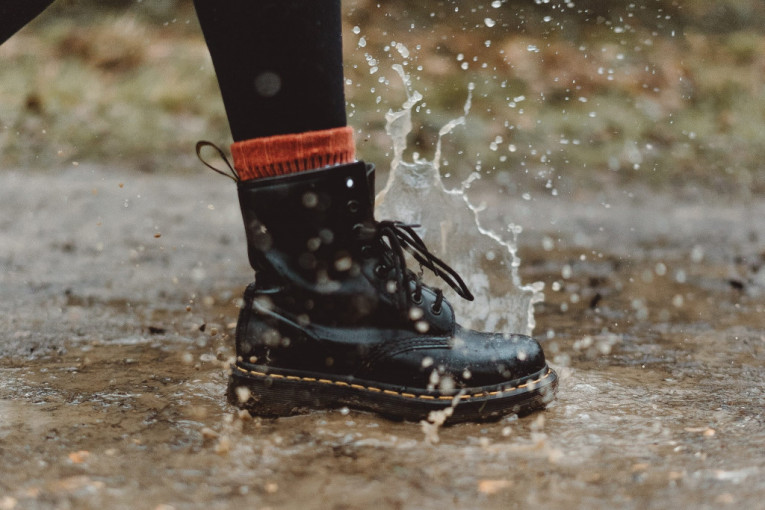 Važno je da noge budu suve: Uz jedan trik cipele postaju otporne na kišu i sneg