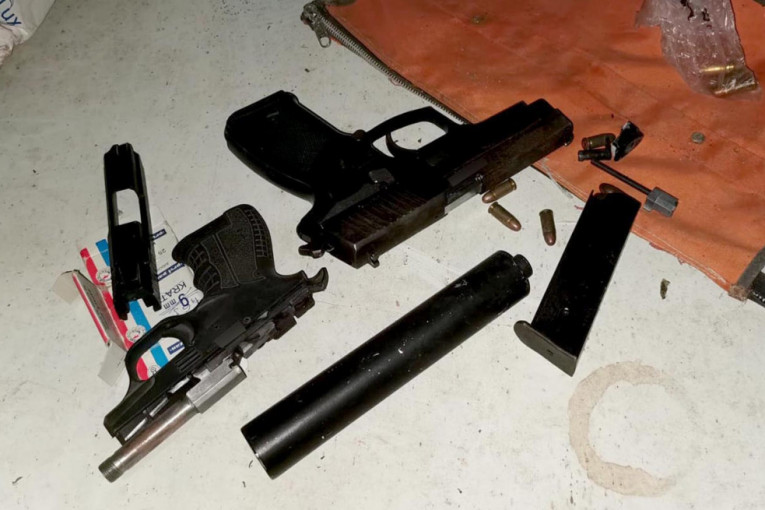 Beograđanin u okolini Šapca skrivao arsenal oružja