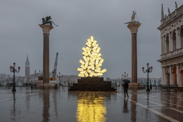 Venecija u božićnom ruhu, ali bez turista