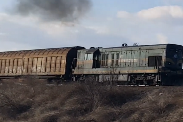 Teretni voz sa opasnim materijama iskočio iz šina kod Sopota
