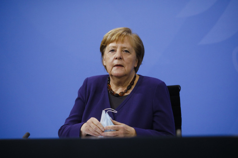 Merkelova najavila: Centri za vakcinaciju u punom kapacitetu do aprila