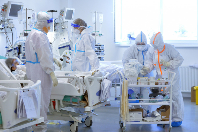 Teška situacija: Više od tri hiljade zdravstvenih radnika van stroja