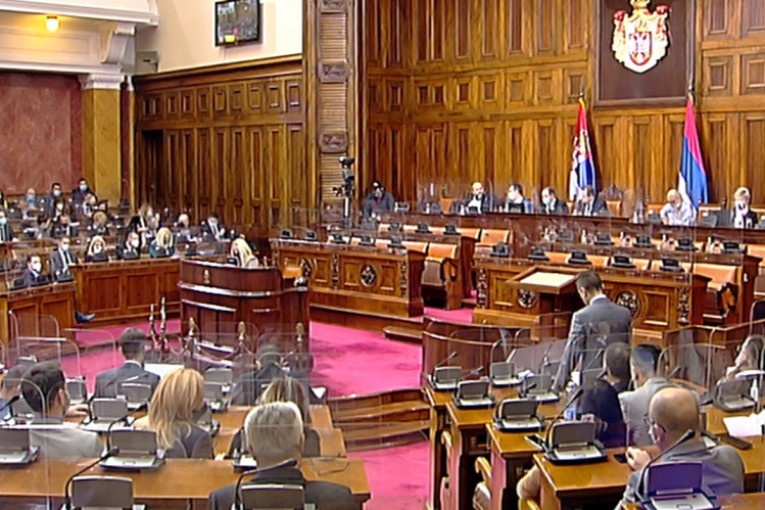Nova provokacija u Skupštini: Kamberi Srbiju nazvao "nedovršenom državom" u kojoj je diskriminacija svakodnevna