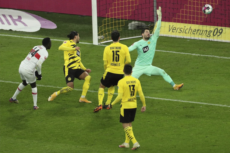 Dortmund se obrukao, Lajpcig blista i u Bundesligi