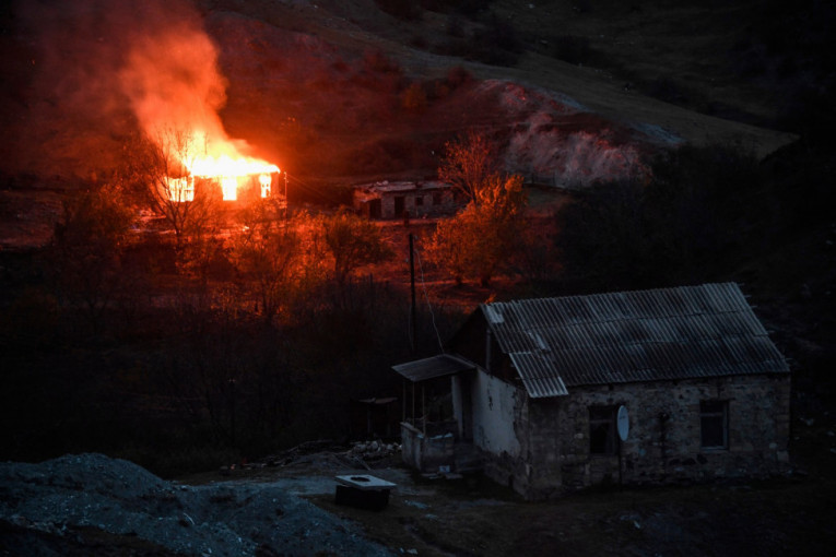Nastavlja se rat u Nagorono-Karabahu: Azerbejdžan napao Jermene, oglasila se Rusija (FOTO)