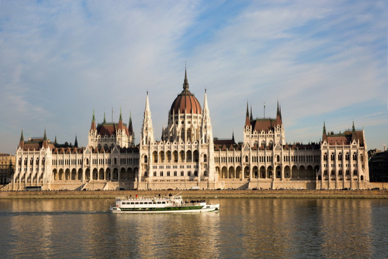 Mađarski izvoz u januaru pao za 5,2 odsto, a uvoz 10,4 odsto