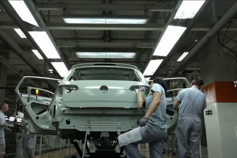 Kada će se oporaviti nemačka auto-industrija: Bez optimizma za 2022.