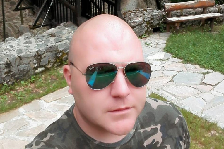 Policajac golim rukama zaustavljao krv ranjenoj Melihi: On je spasao život ženi u Novom Pazaru