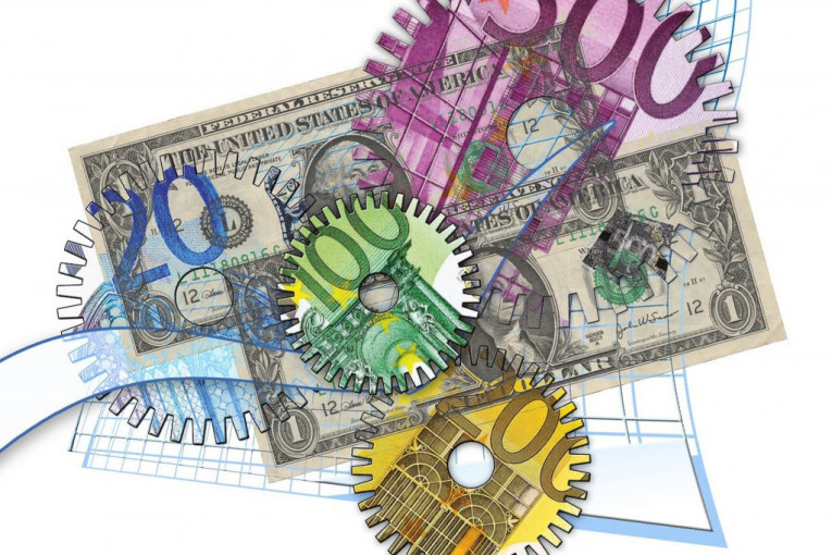 Evro se malo oporavio: FED-ove objave drmusaju dolar